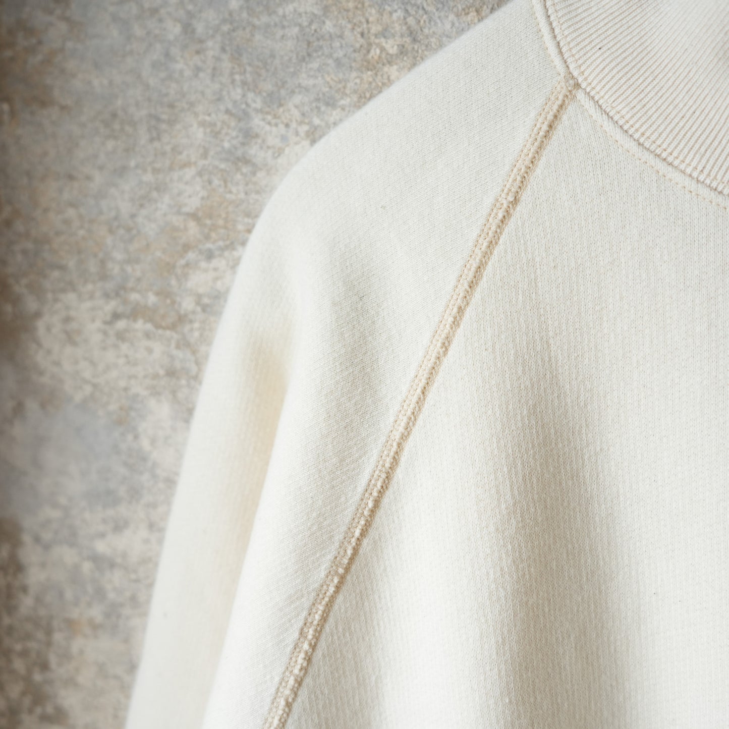 LOOP &amp; WEFT LCS 1005 Super Fluffy Knit Raglan Middle Neck - Vintage Ivory