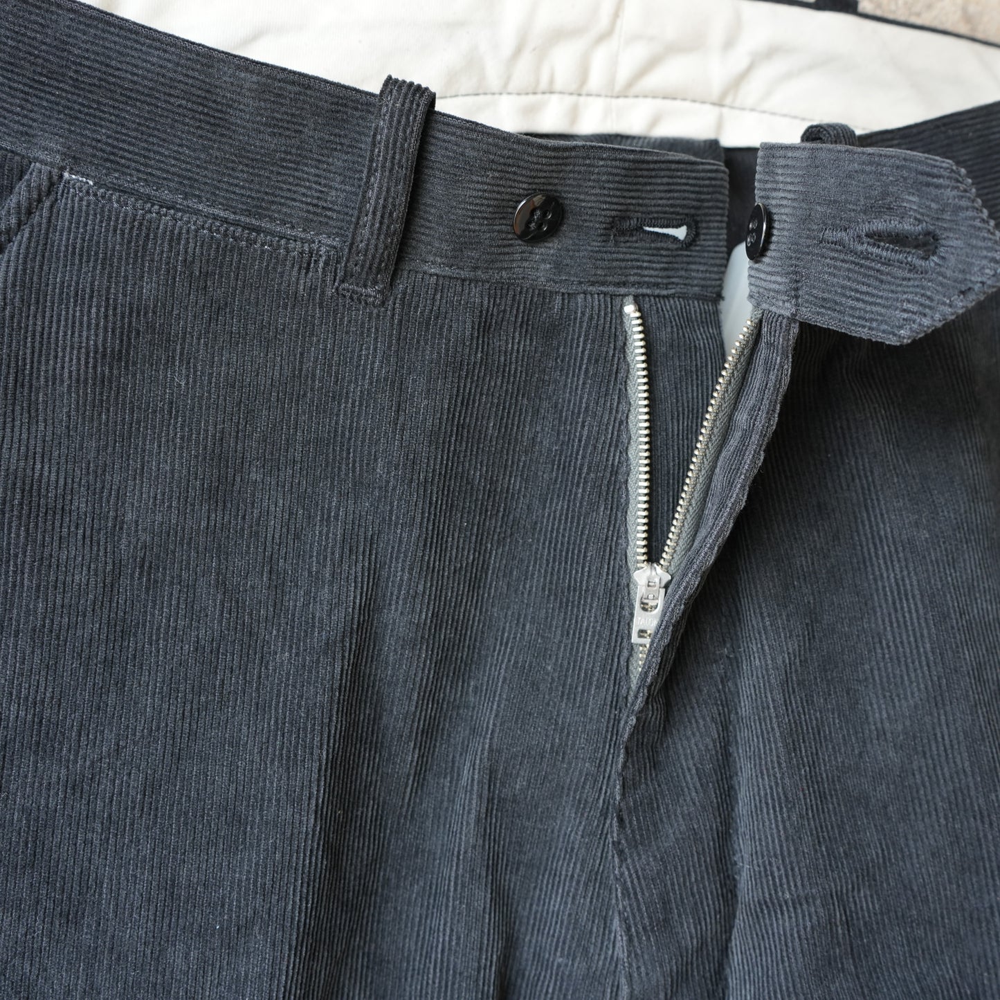 G&F Co._CORDUROY TROUSERS_INK BLACK