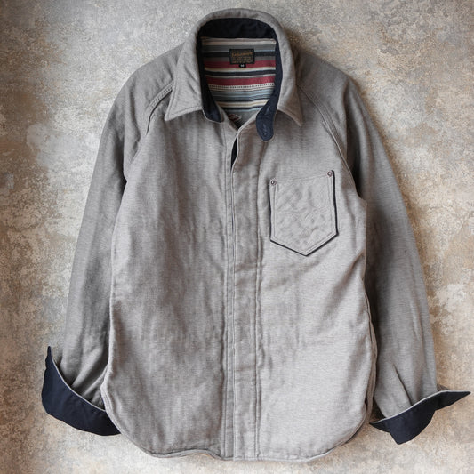 DELUXEWARE_7649C_40S NATIVE BORDER_GRAY