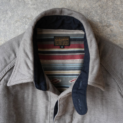 DELUXEWARE_7649C_40S NATIVE BORDER_GRAY