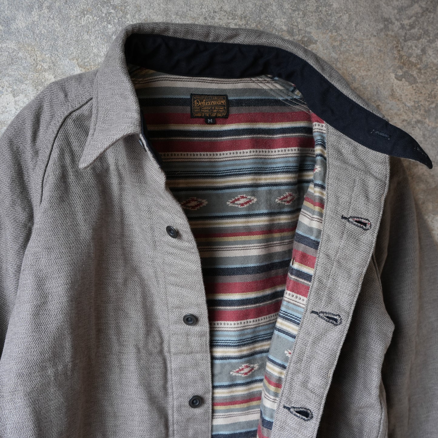 DELUXEWARE_7649C_40S NATIVE BORDER_GRAY