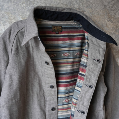 DELUXEWARE_7649C_40S NATIVE BORDER_GRAY