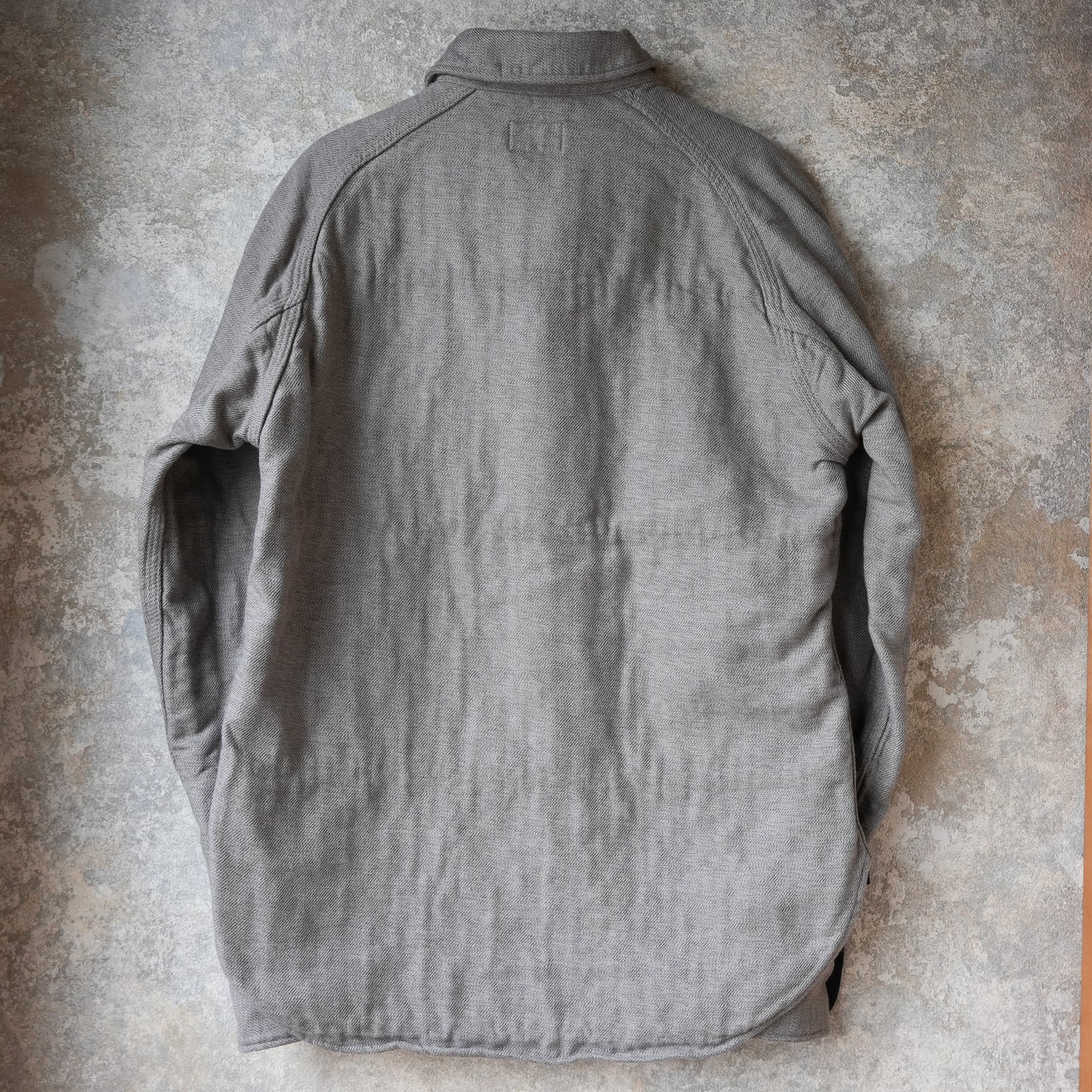 DELUXEWARE_7649C_40S NATIVE BORDER_GRAY