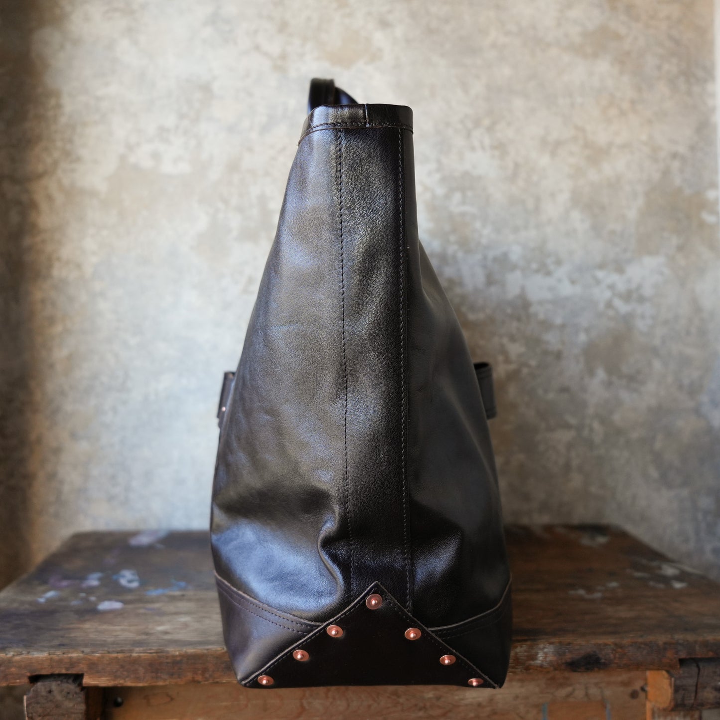 INCEPTION_IPHSB-19_HORSE HIDE COAL BAG (LARGE) _Brown