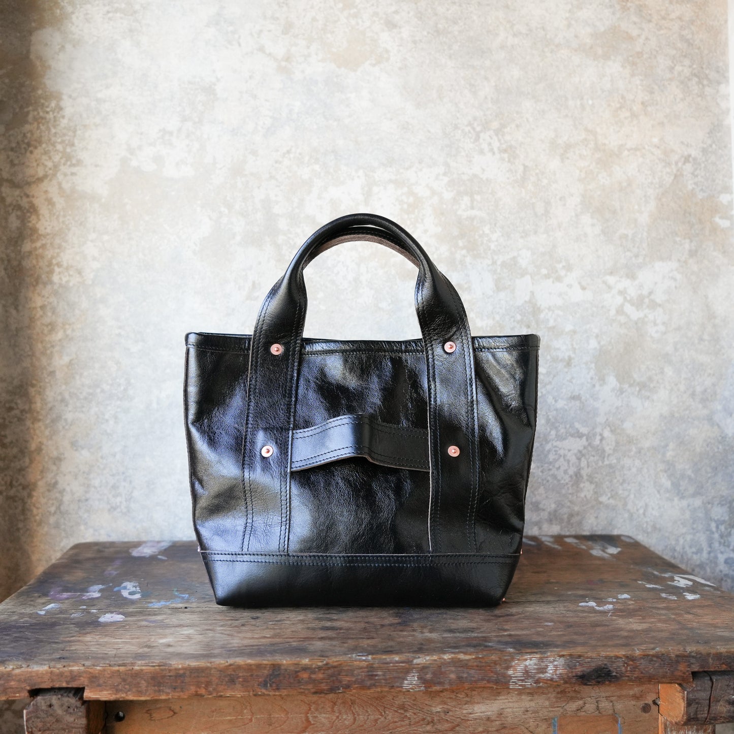 INCEPTION_IPHSB-17_HORSE HIDE COAL BAG (SMALL) _Black 