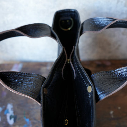 INCEPTION_IPHSB-17_HORSE HIDE COAL BAG (SMALL) _Black 