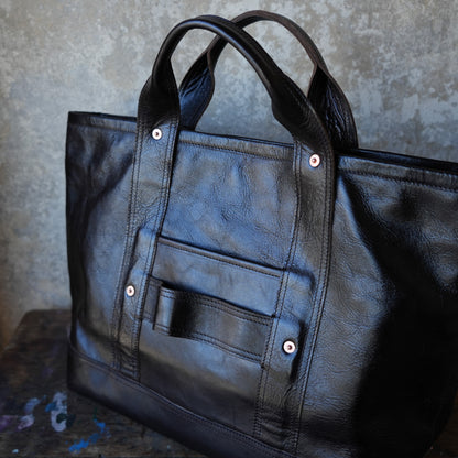 INCEPTION_IPHSB-18_HORSE HIDE COAL BAG (MEDIUM) _DarkBrown 