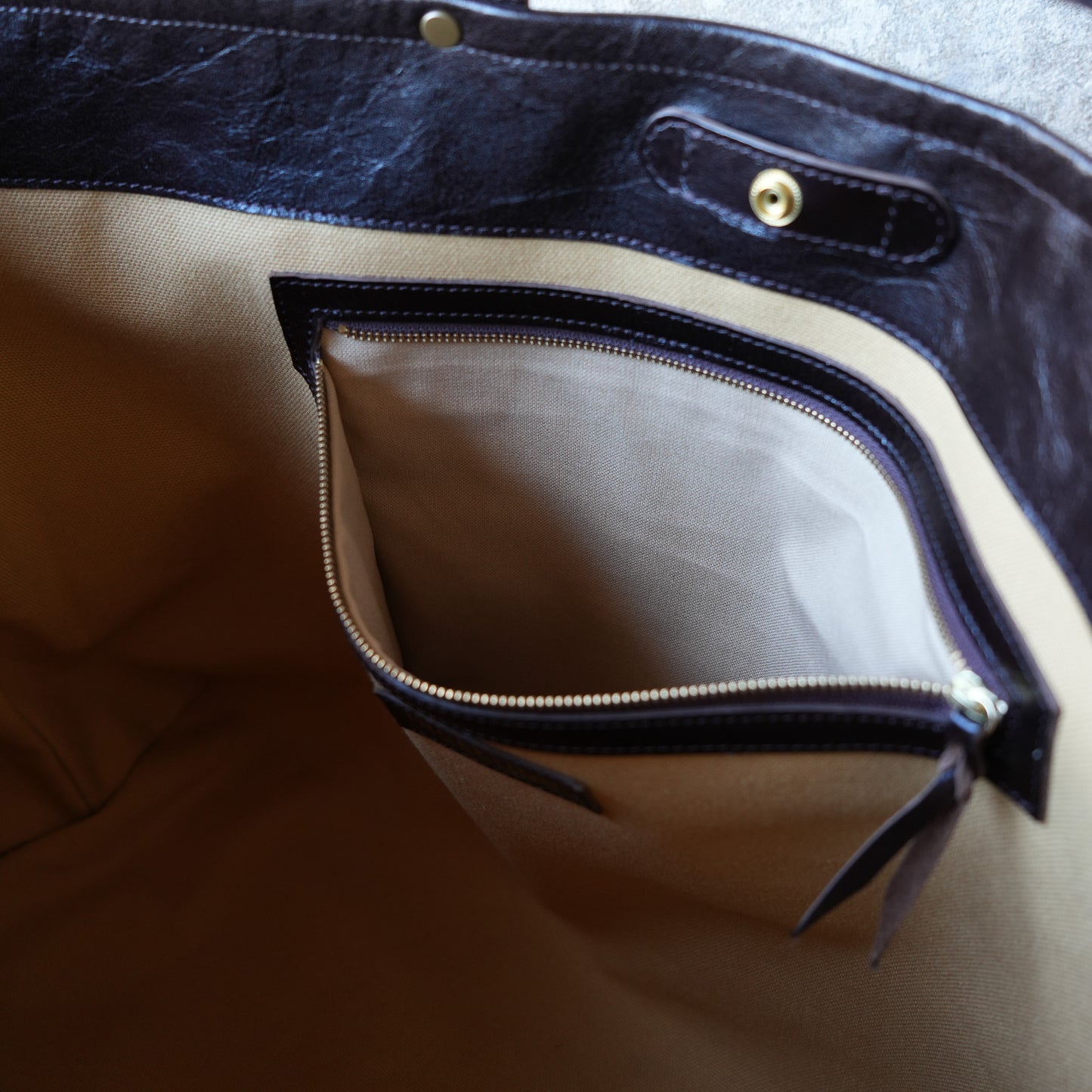 INCEPTION_IPHSB-19_HORSE HIDE COAL BAG (LARGE) _Brown