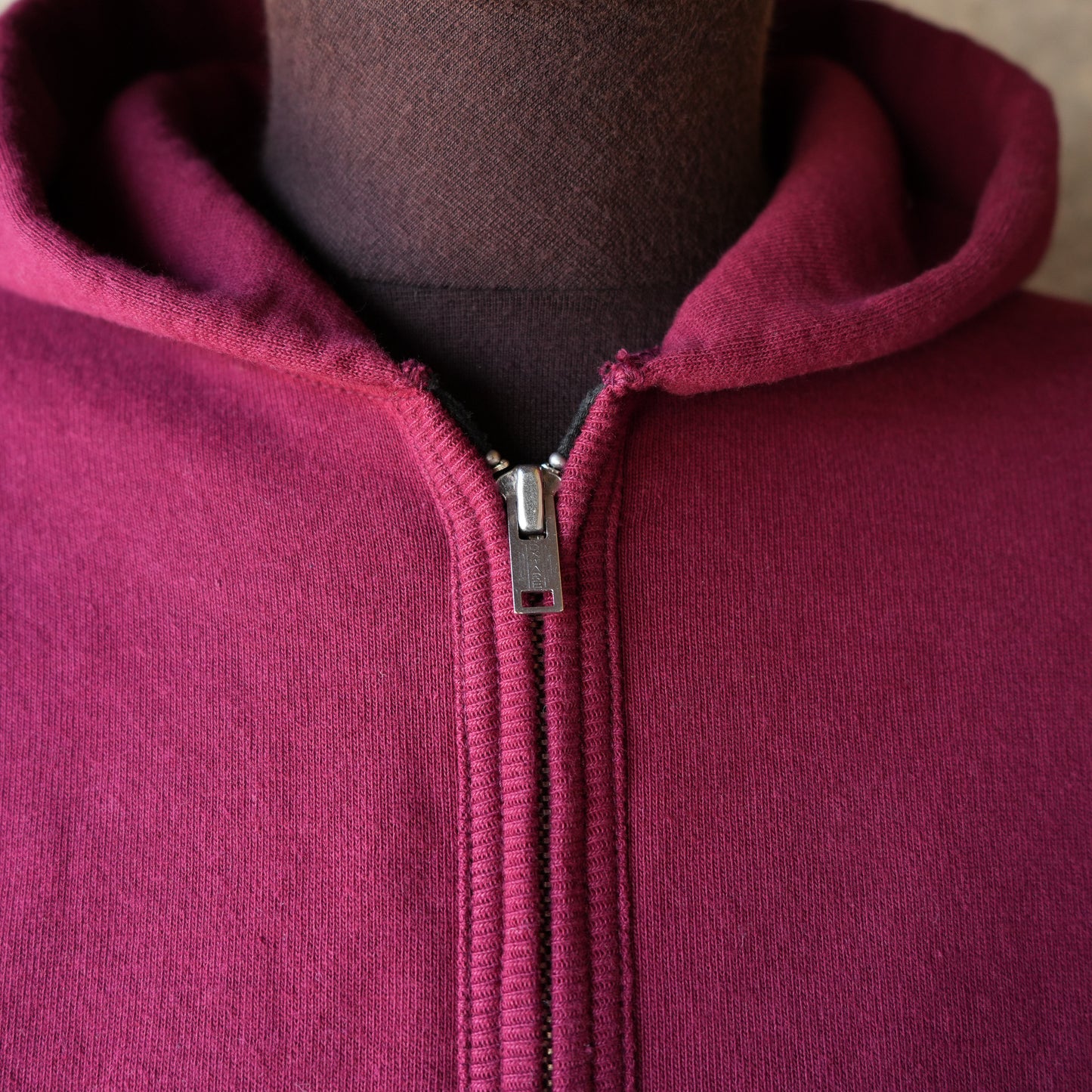 DELUXEWARE_SPZ-00_FULLZIP PARKA PLAIN_CRIMSON RED