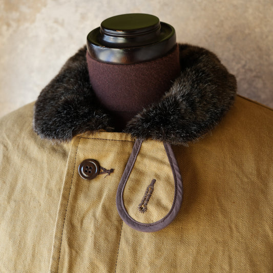 UES_915D-SH_11_2_ショート丈デッキジャケット_キャメル