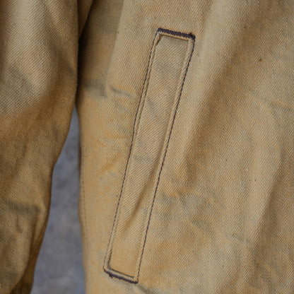 UES_915D-SH_11_2_ショート丈デッキジャケット_キャメル