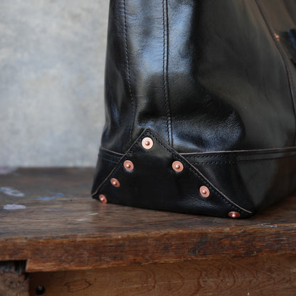 INCEPTION_IPHSB-19_HORSE HIDE COAL BAG (LARGE) _Black 