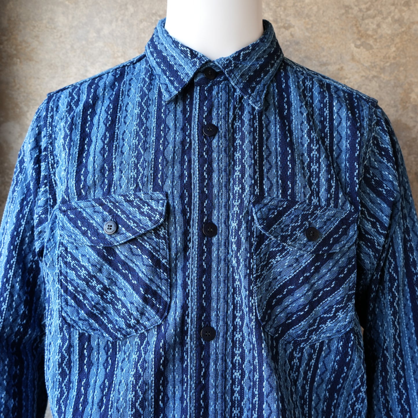 SAMURAIJEANS_SSS25-SKS_藍刺し子ストライプシャツ