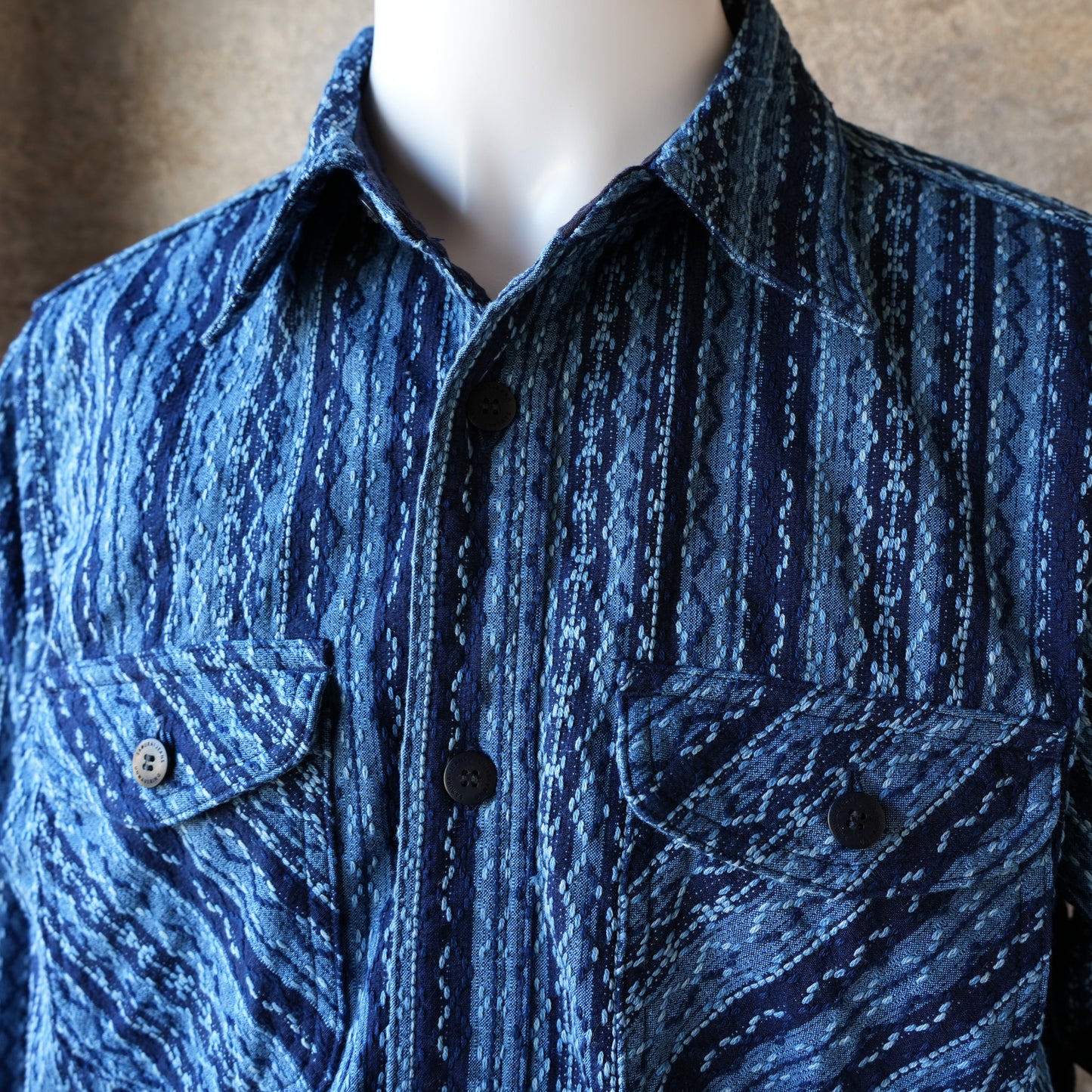 SAMURAIJEANS_SSS25-SKS_藍刺し子ストライプシャツ