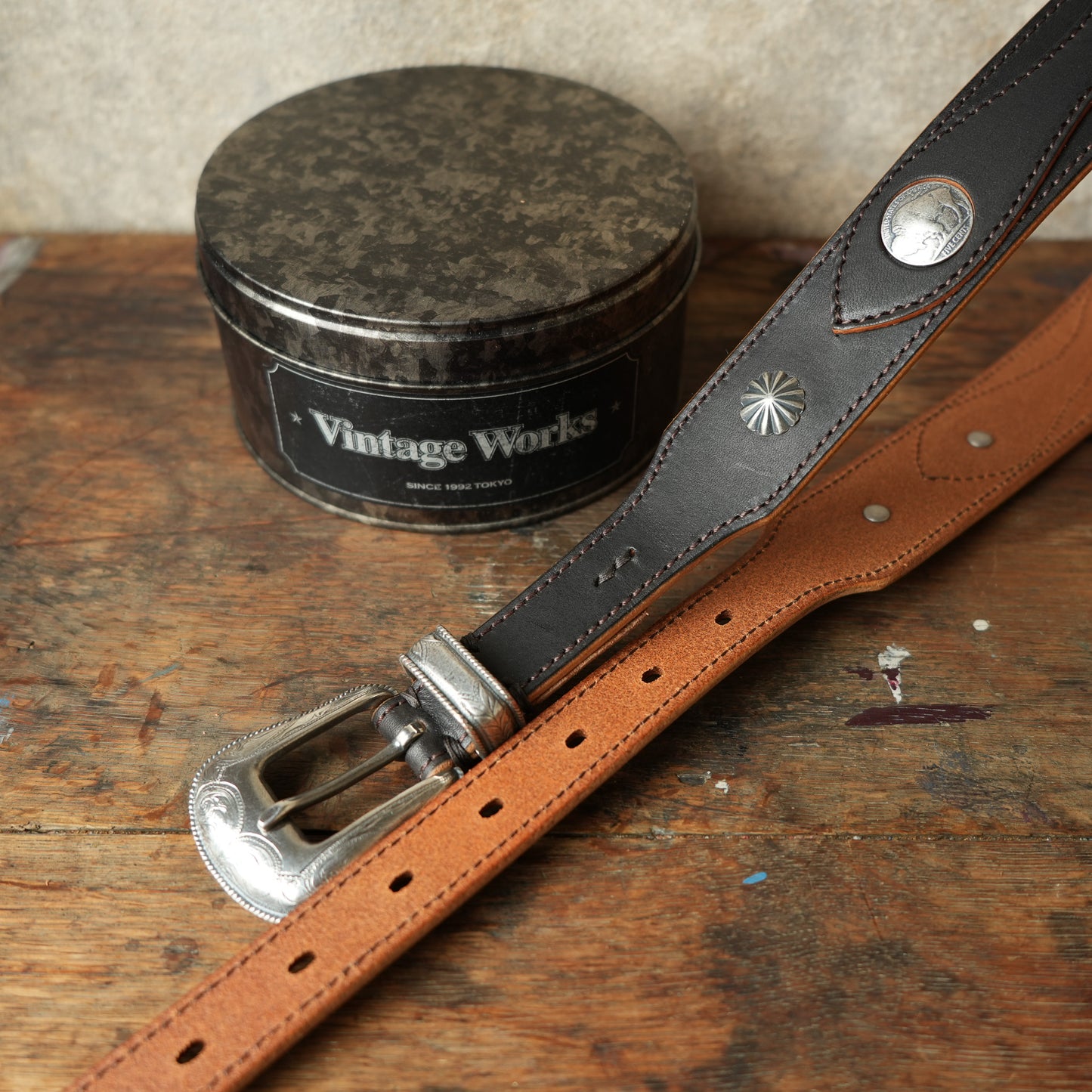 VINTAGE WORKS_DH5746_CHASIN_Western buckle and concho design