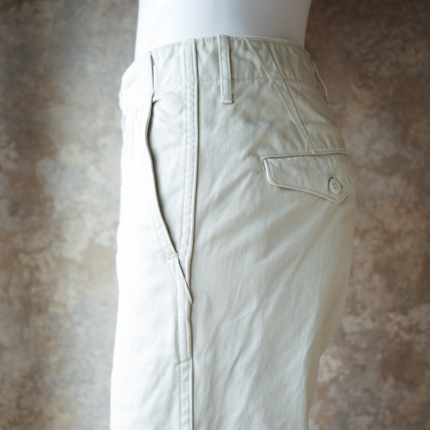 WORKERS_Officer Trousers_Pearl White Chino