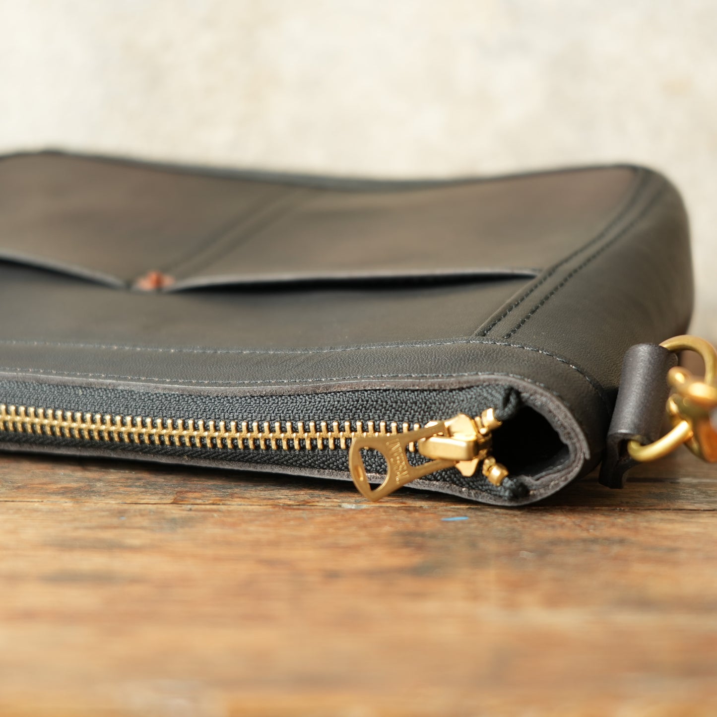 VASCO_VS-313L_LEATHER TELEPHONE SHOULDER BAG_SMALL_BLACK