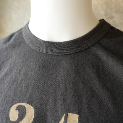 UES_652603_Numbering T-shirt_BLACK