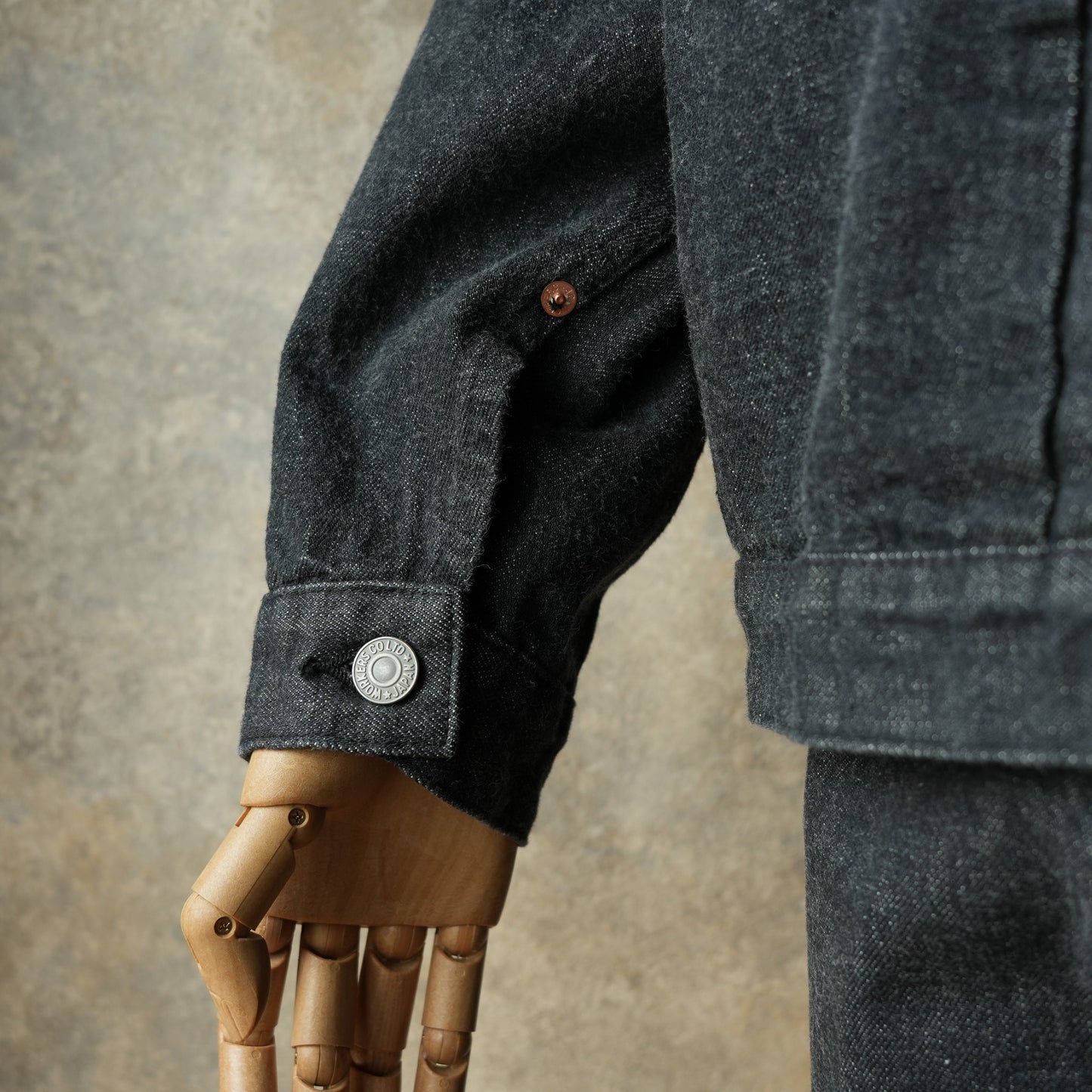 WORKERS_Los 806XH, Full-Back, 13.7 oz, schwarzer Rohdenim
