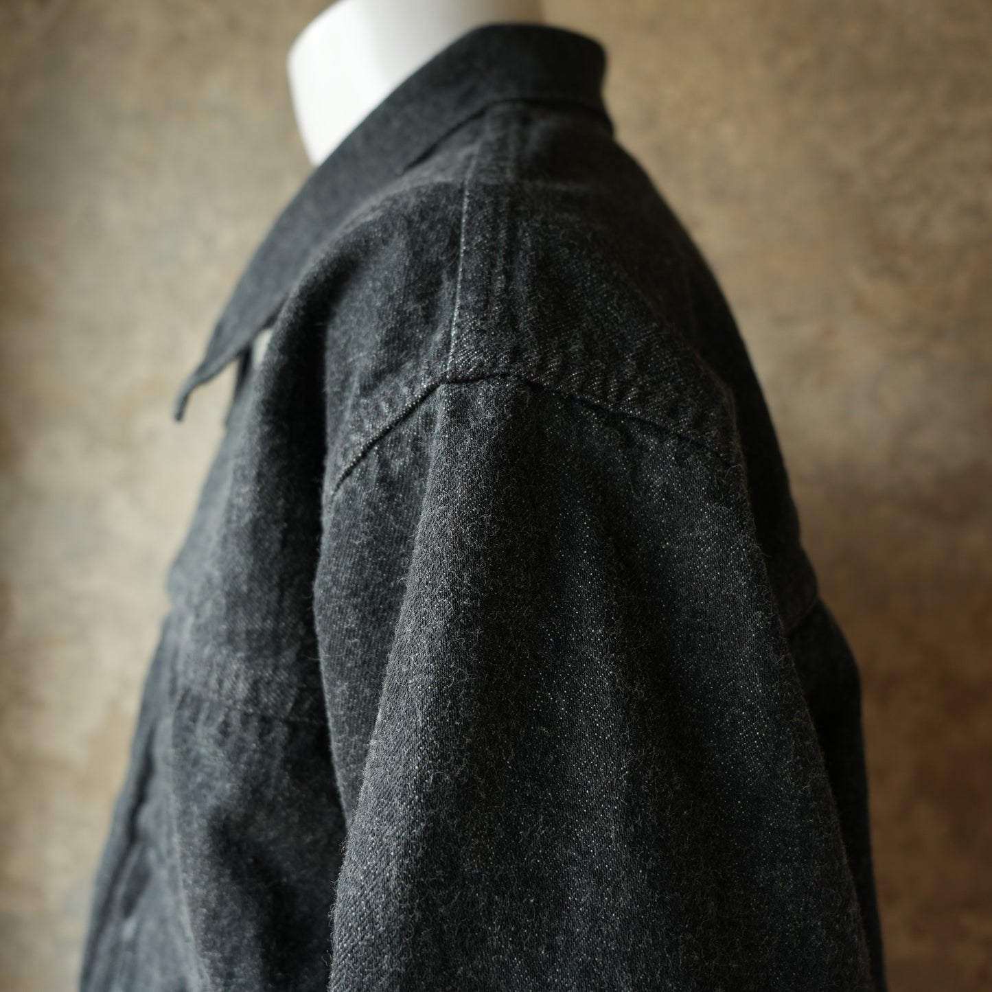 WORKERS_Los 806XH, Full-Back, 13.7 oz, schwarzer Rohdenim