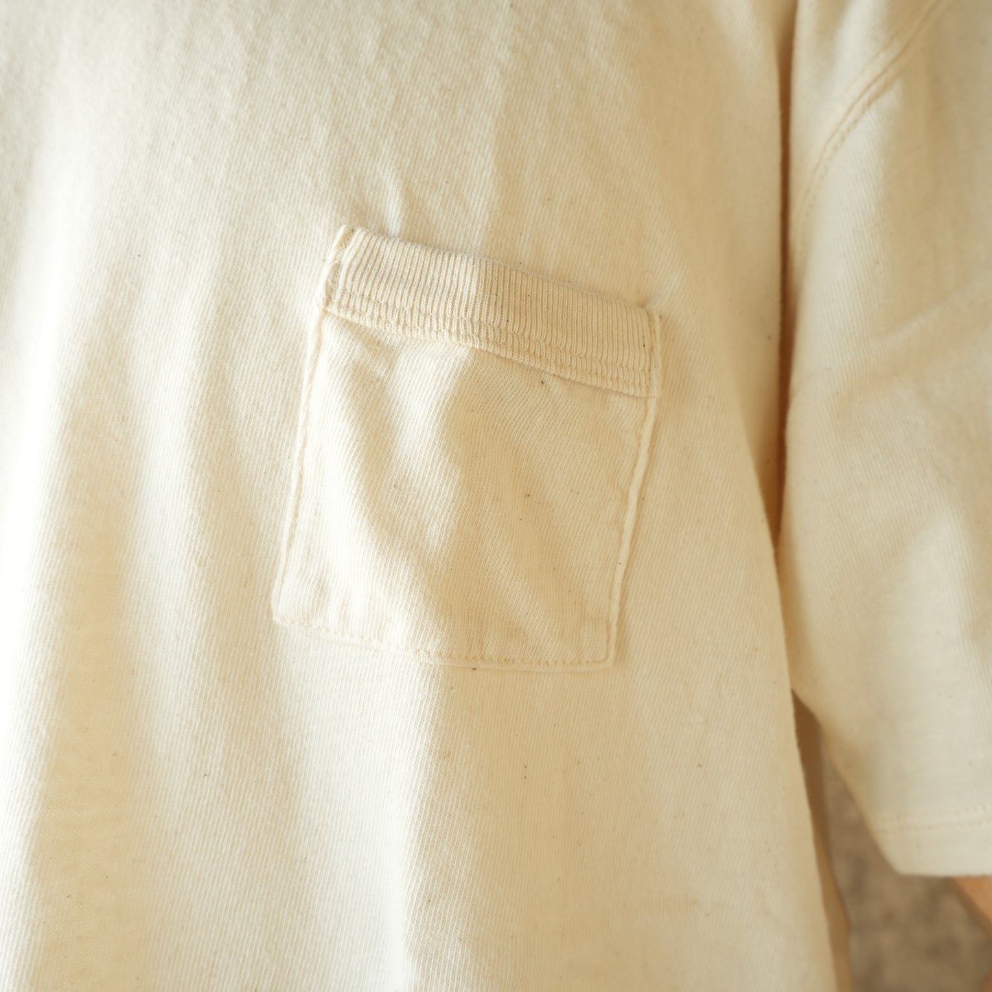 LOOP&WEFT_LRC1126_LOOPWHEELED DOUBLE BINDER POCKET CREW_CLASSIC IVORY