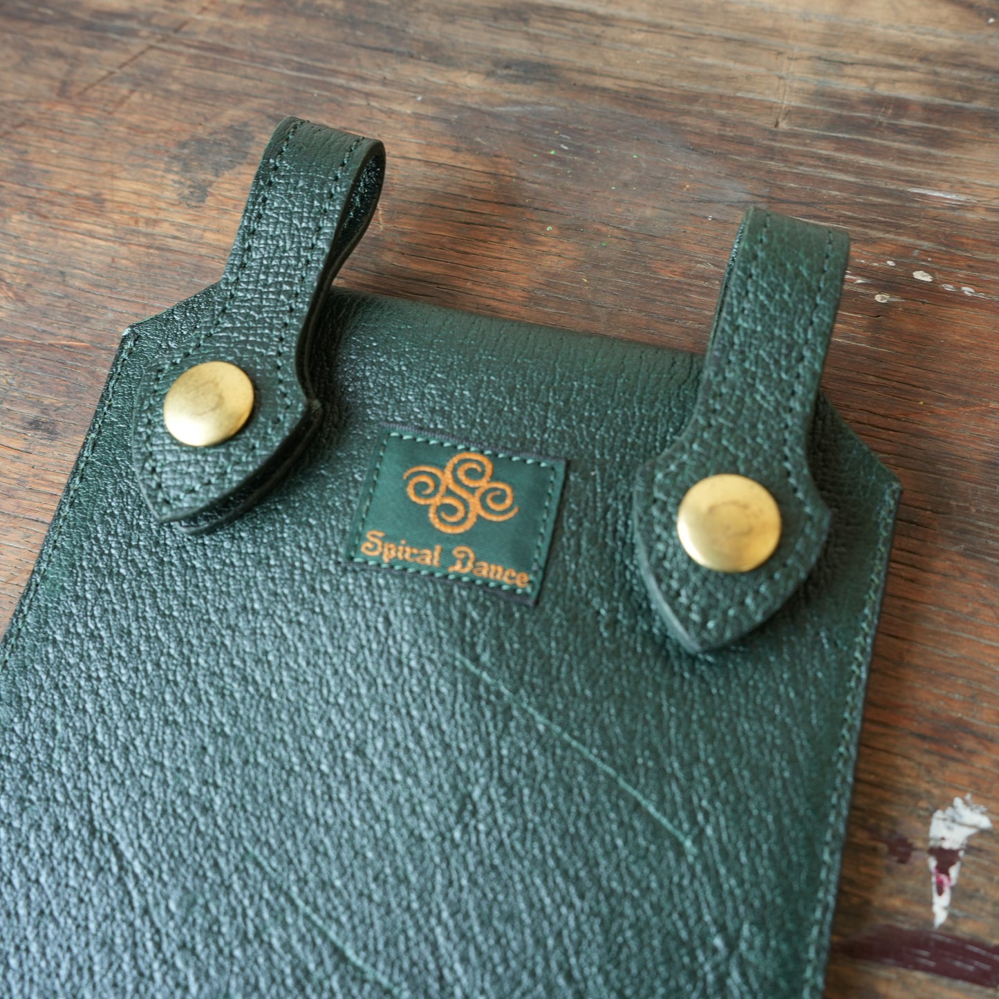 SpiralDance_Mobile holster_Wild Boar Leather_D.Green
