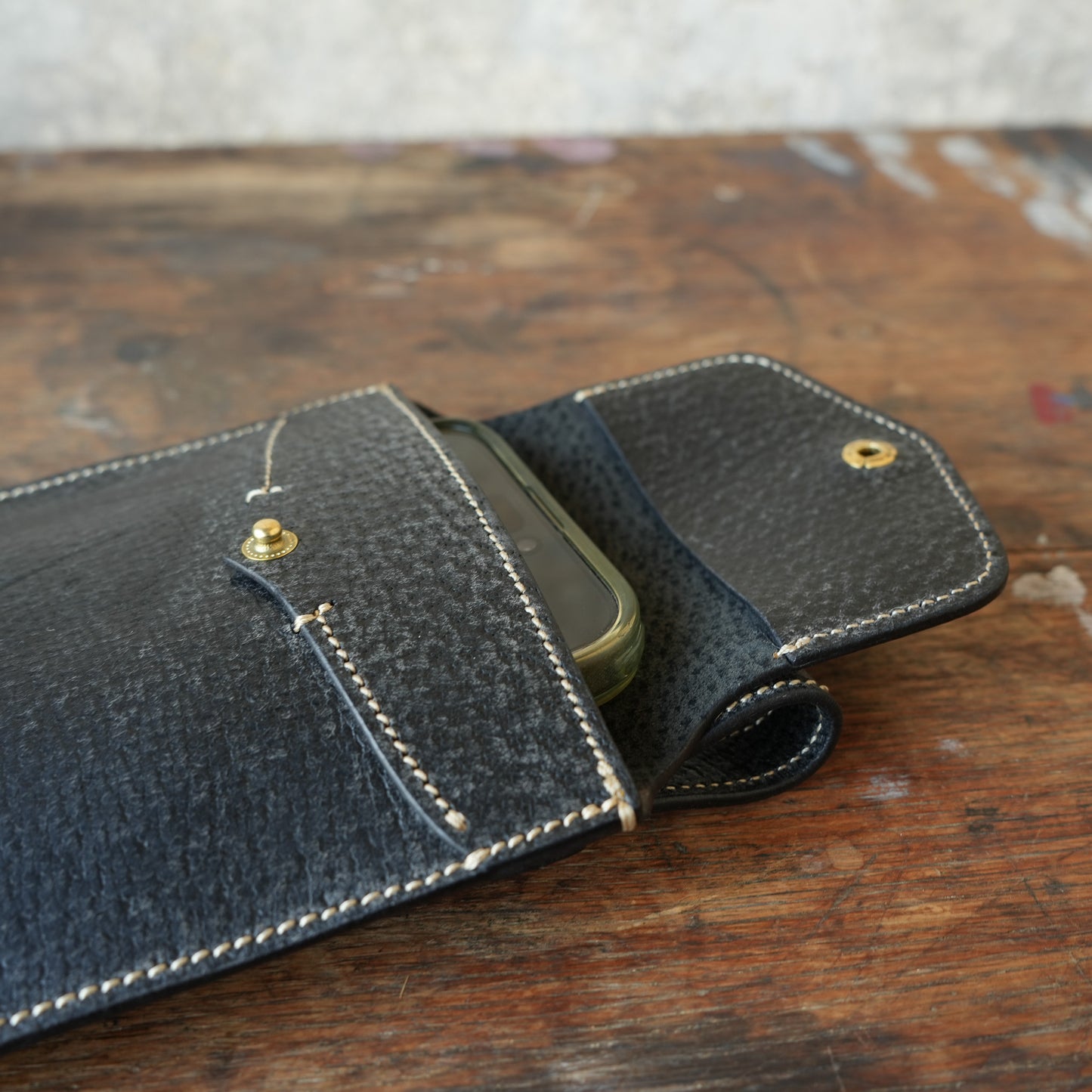 SpiralDance_Mobile holster_Wild Boar Leather_Black
