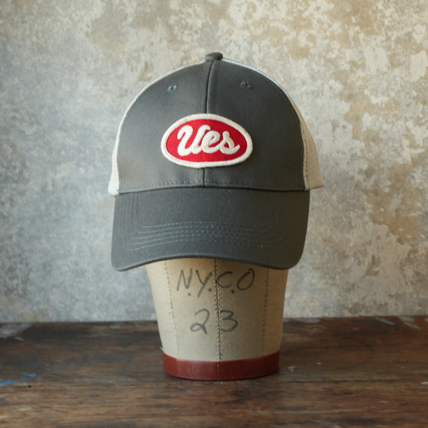 UES_82MC_Color Mesh Cap_UES/RED Patch