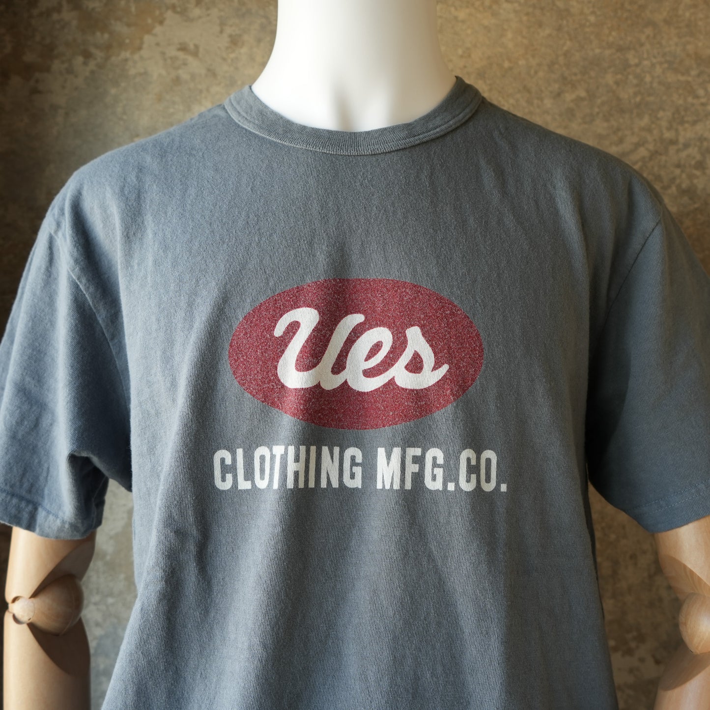 UES_652501_13_2_UES Logo T-Shirt_GRAY