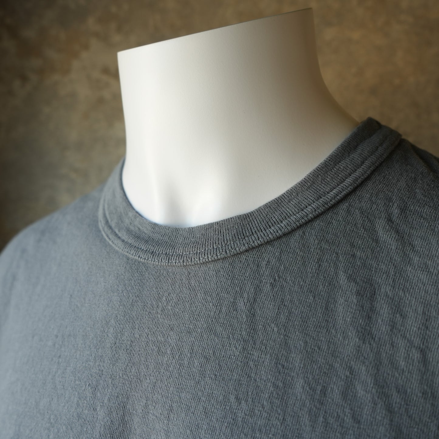 UES_652501_13_2_UES Logo T-Shirt_GRAY