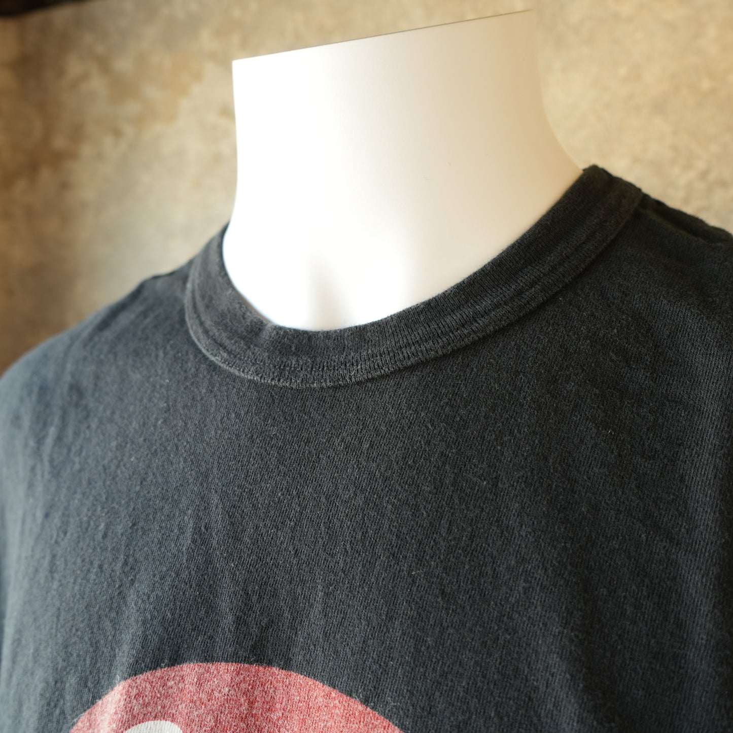 UES_652501_04_2_UES Logo T-shirt_BLACK
