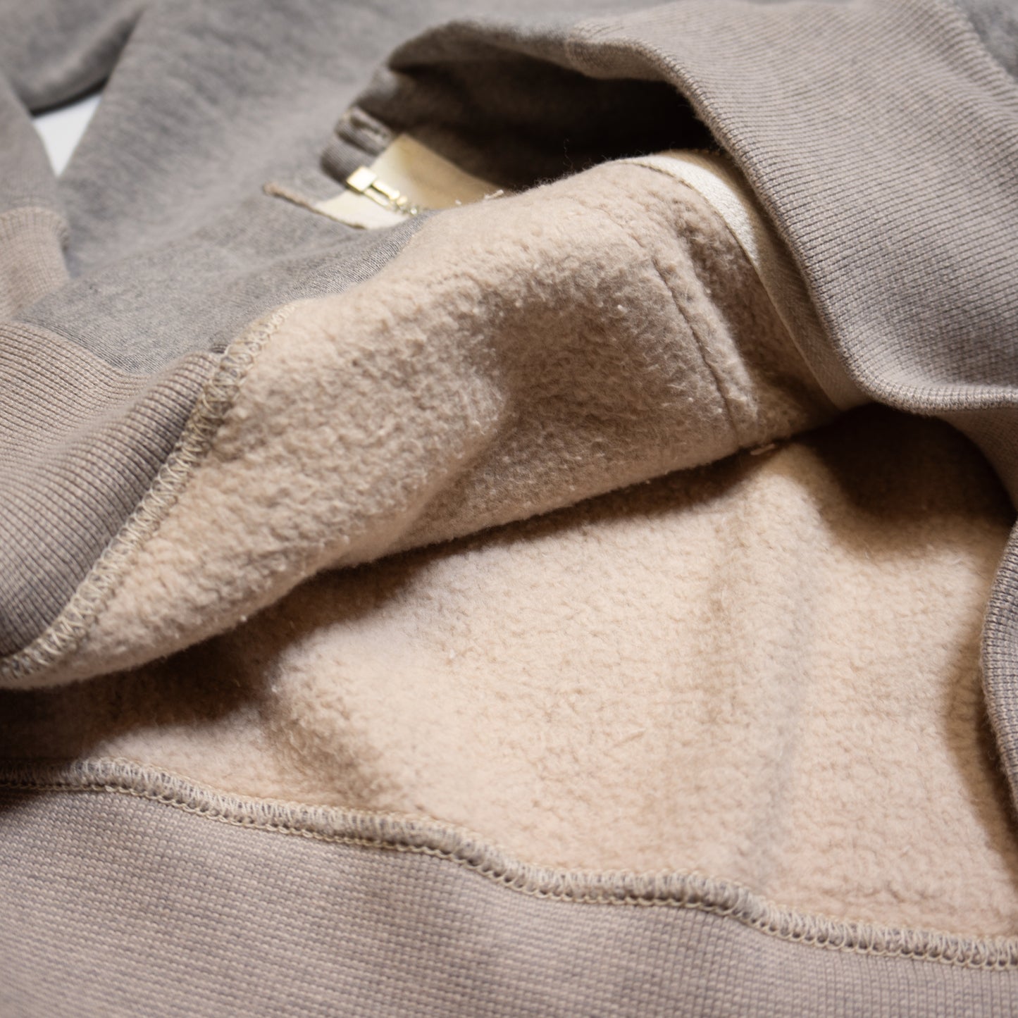 DELUXEWARE_SFZ-00_FULLZIP SWEAT PLAIN_GRAY.BEIGE