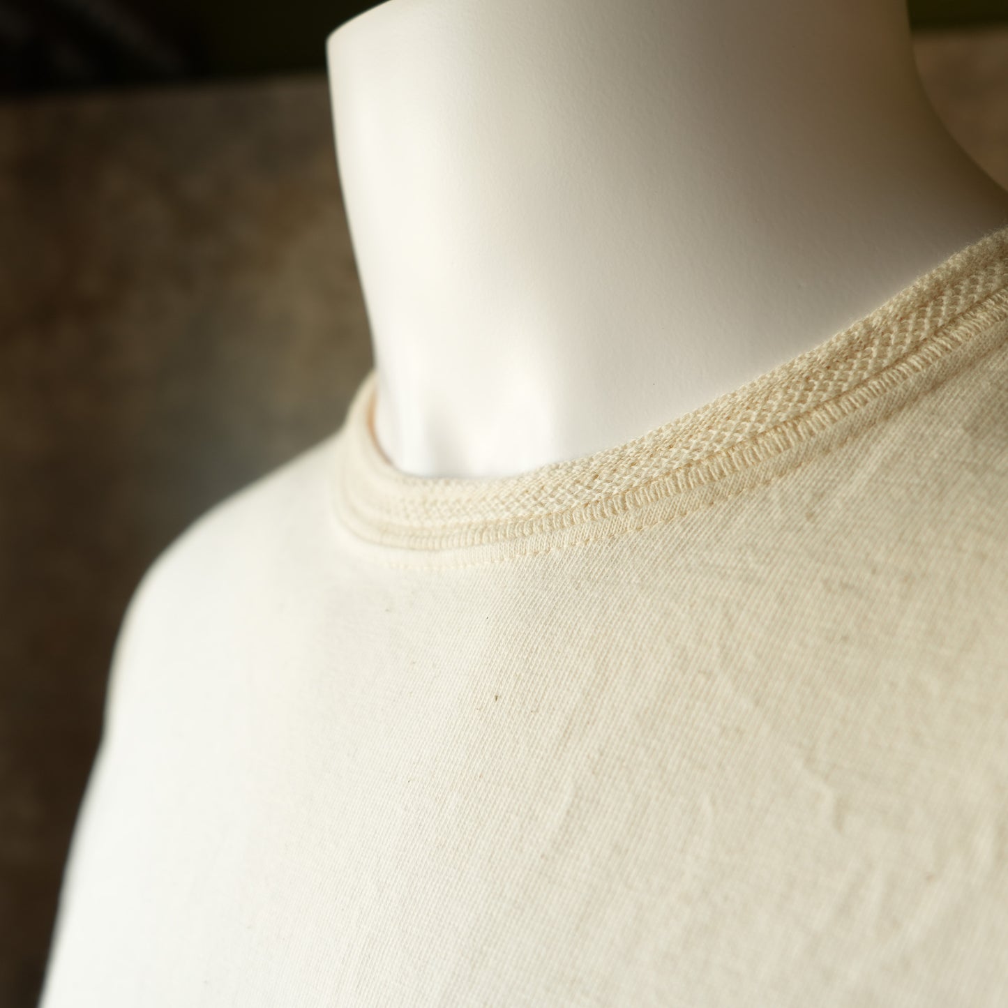 LOOP＆WEFT_LRC1128_LOOPWHEELED SHOULDER TAPED CREW_CLASSIC IVORY