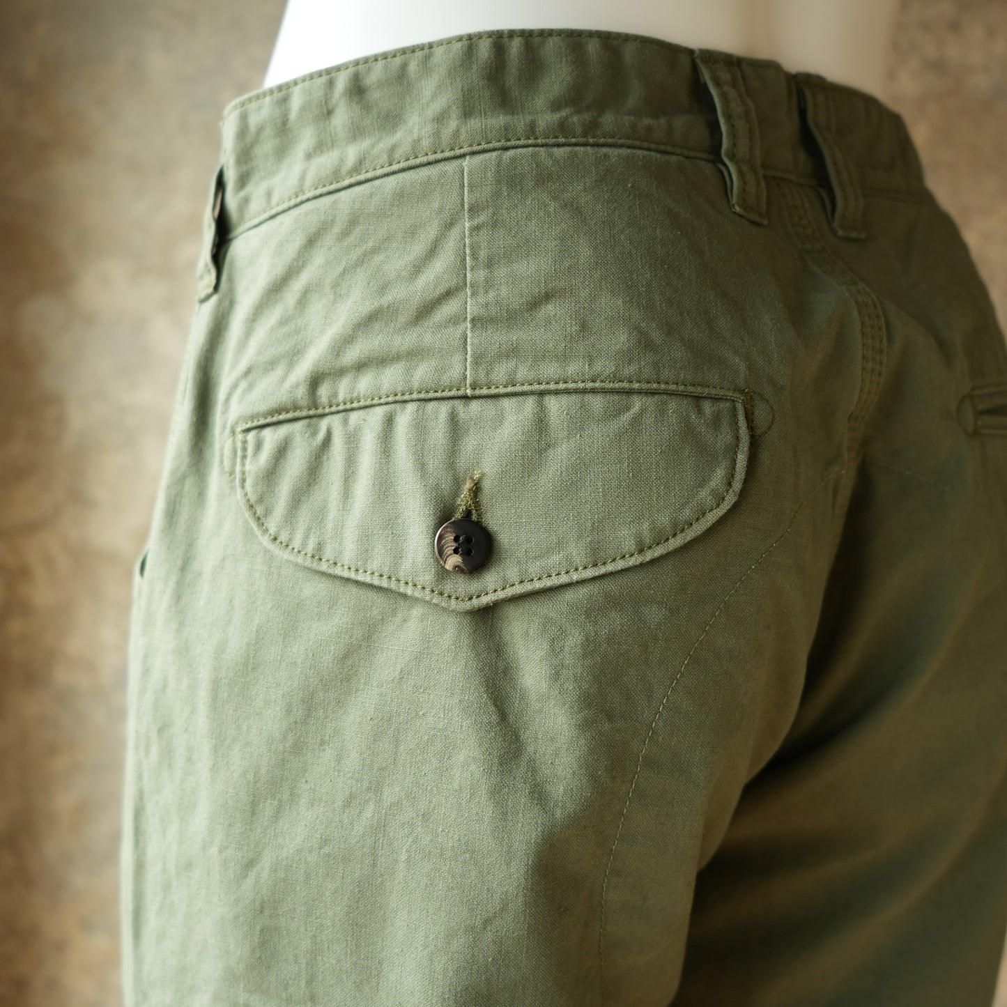 UES_45D_Duck Shorts_OLIVE