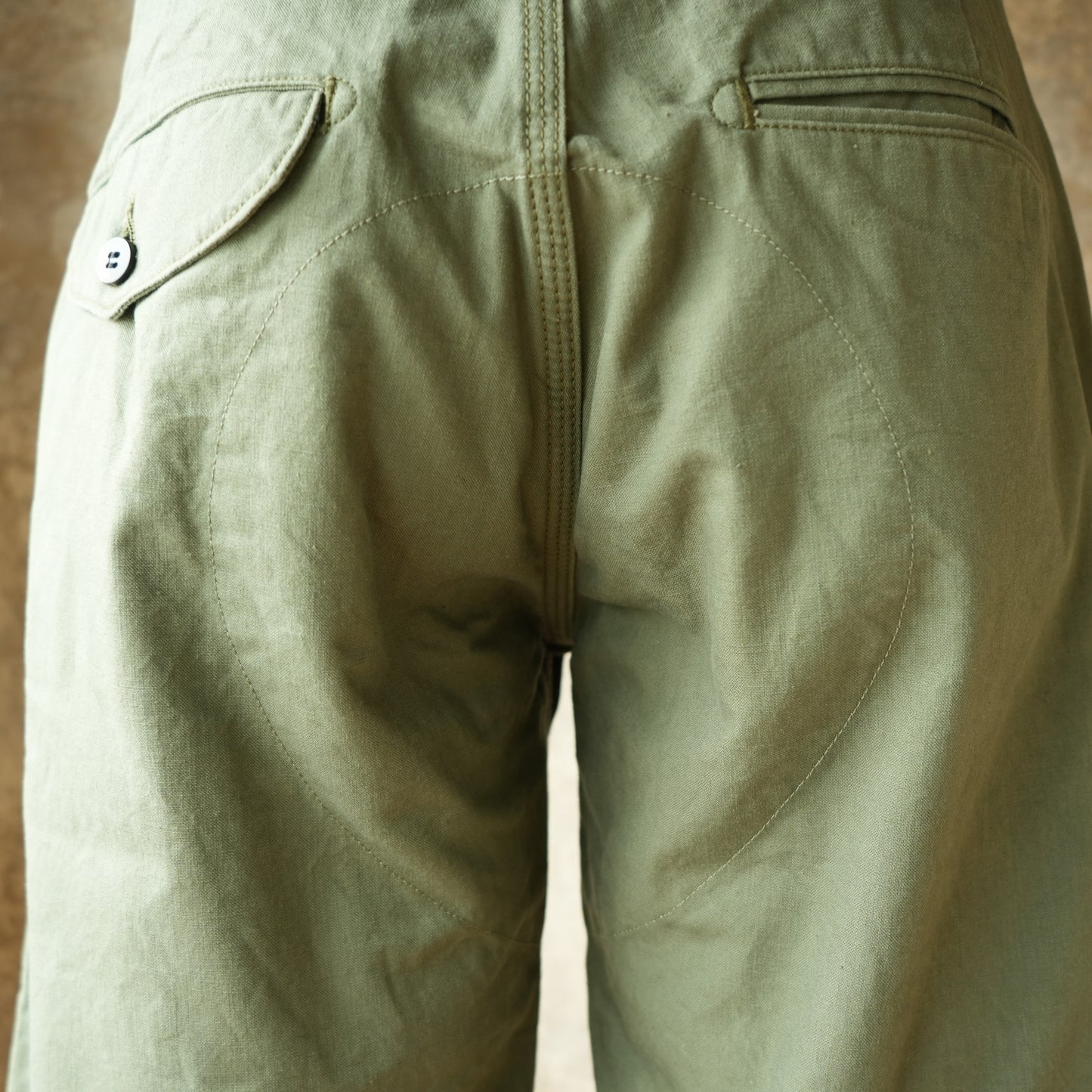 UES_45D_Duck Shorts_OLIVE