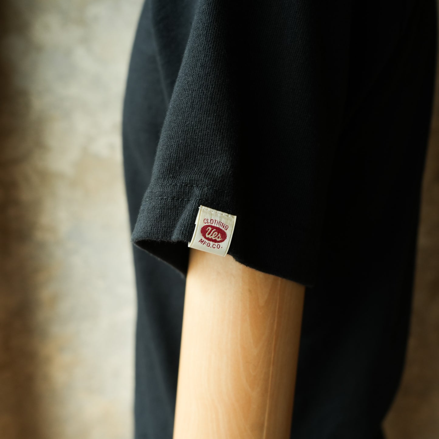 UES_66RR_04_1_ラマヤーナ ヘンリーネックTシャツ_Black