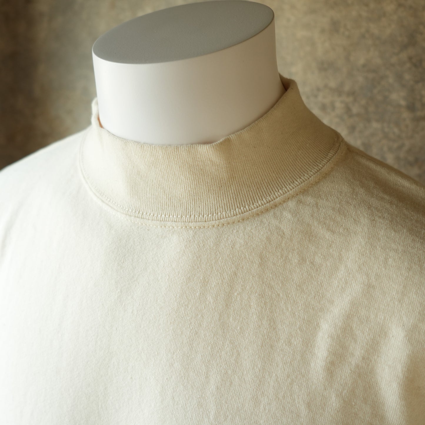 DELUXEWARE_M300-00_MOCK NECK KNIT_NATURAL