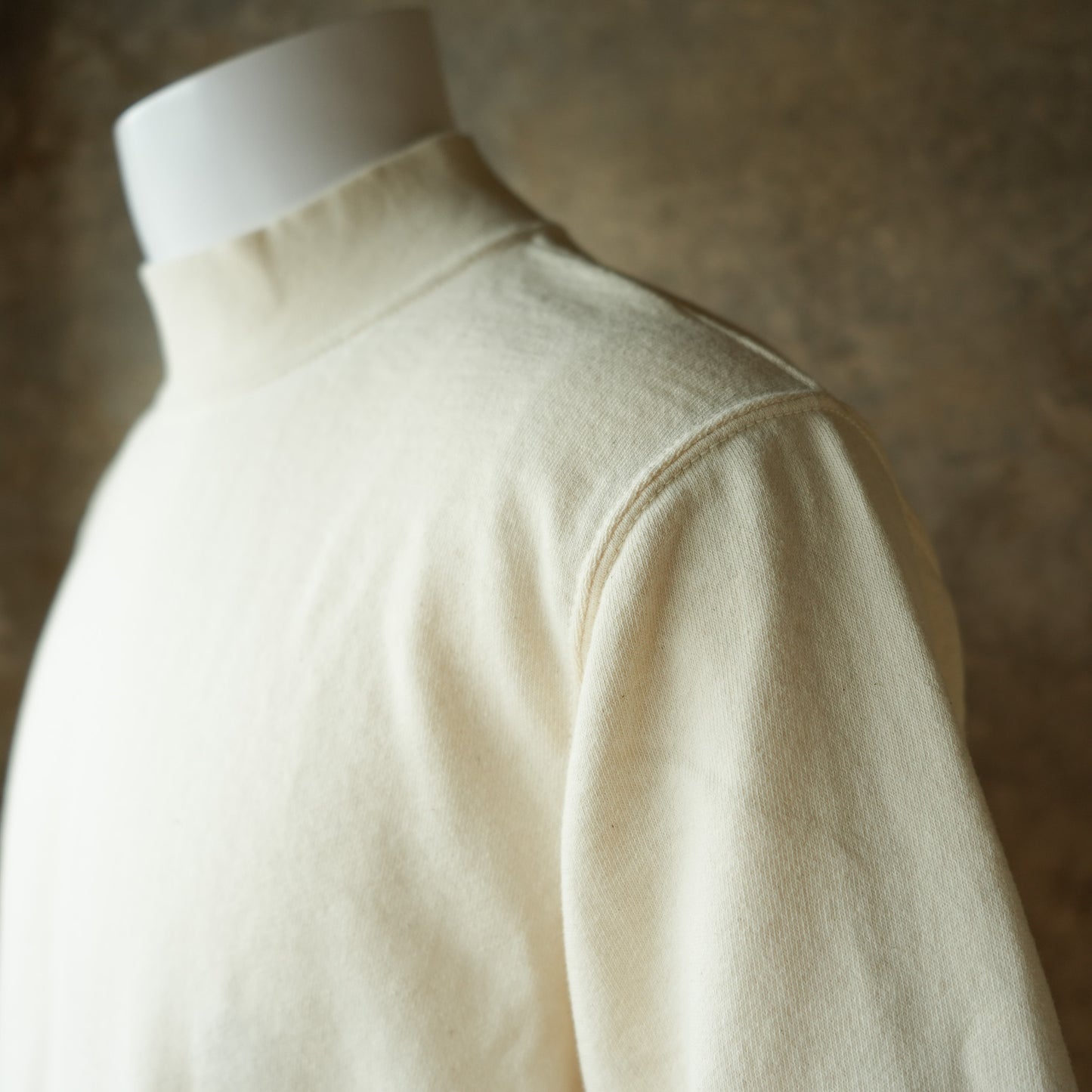 DELUXEWARE_M300-00_MOCK NECK KNIT_NATURAL