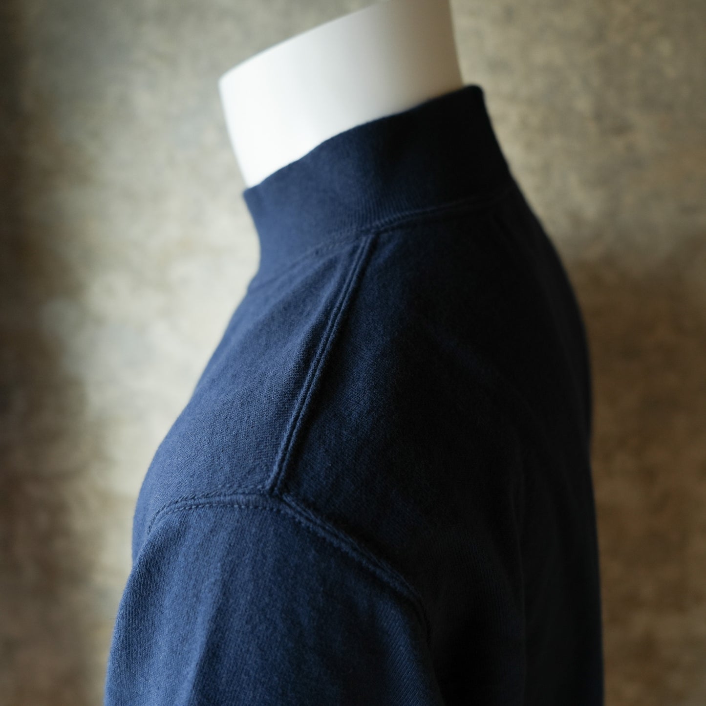 DELUXEWARE_M300-00_MOCK NECK KNIT_BLUE BLACK