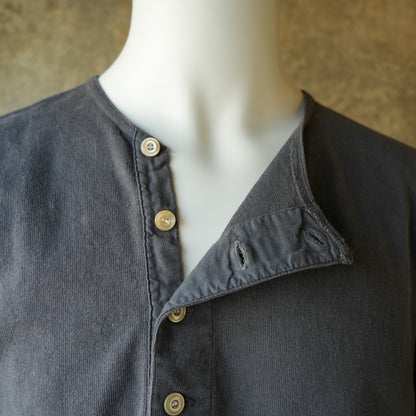 PREQUEL_C1016 Stiff Cotton Henley T-shirt (Black) Henley T-shirt (Black)