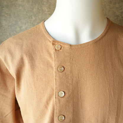 PREQUEL_C1016 Stiff Cotton Henley T-shirt (Brown)