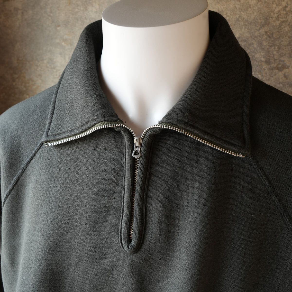 G&F Co._HALF-ZIP SWEATSHIRT_INK BLACK