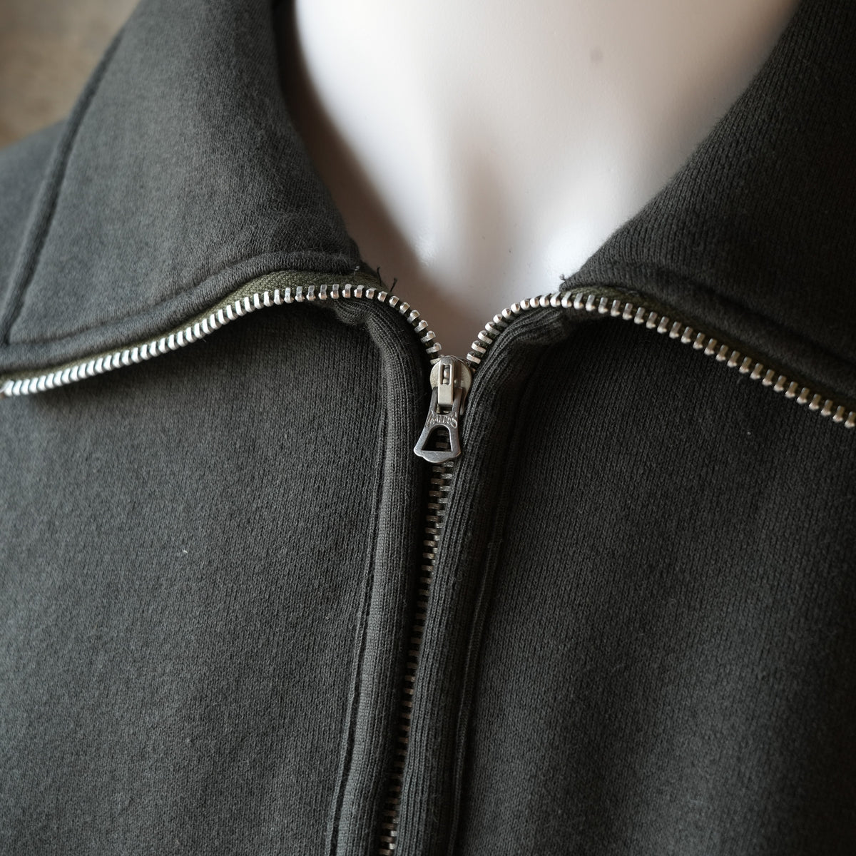 G&F Co._HALF-ZIP SWEATSHIRT_INK BLACK