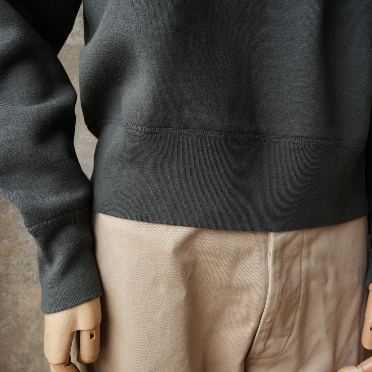 G&F Co._HALF-ZIP SWEATSHIRT_INK BLACK