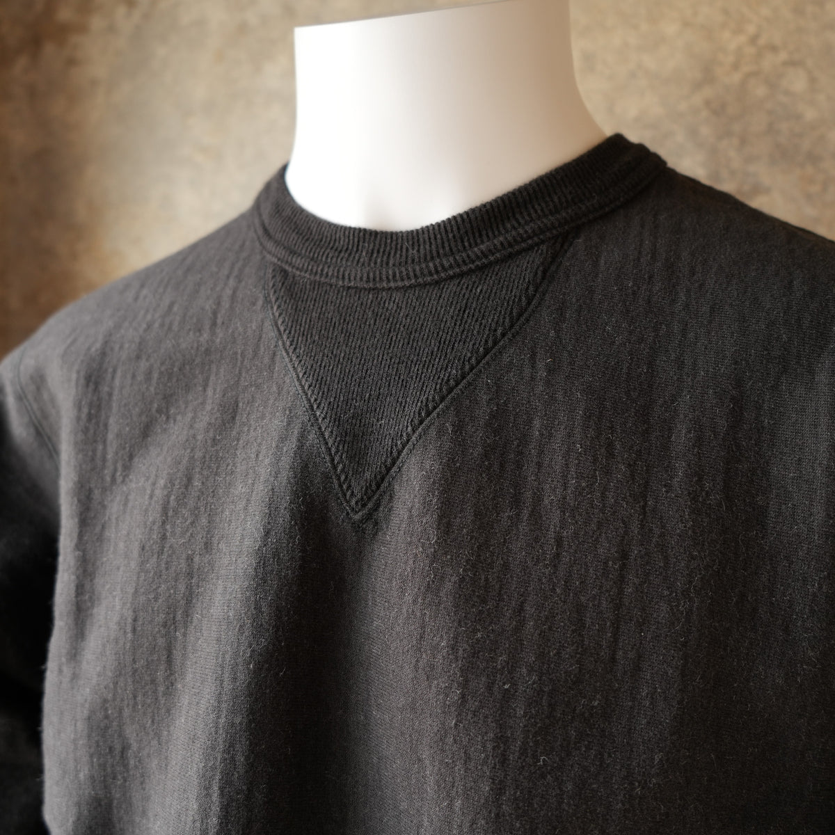 UES_70RW-DU_OM_1_NEW PURCARA Sweatshirt_BLACK