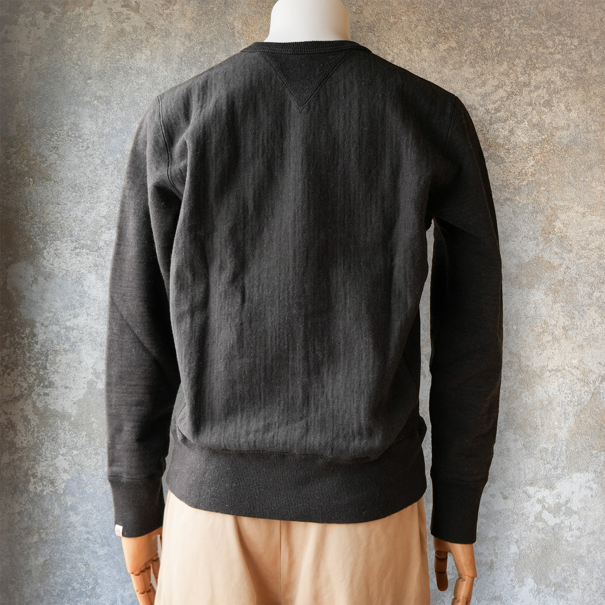 UES_70RW-DU_OM_1_NEW PURCARA Sweatshirt_BLACK