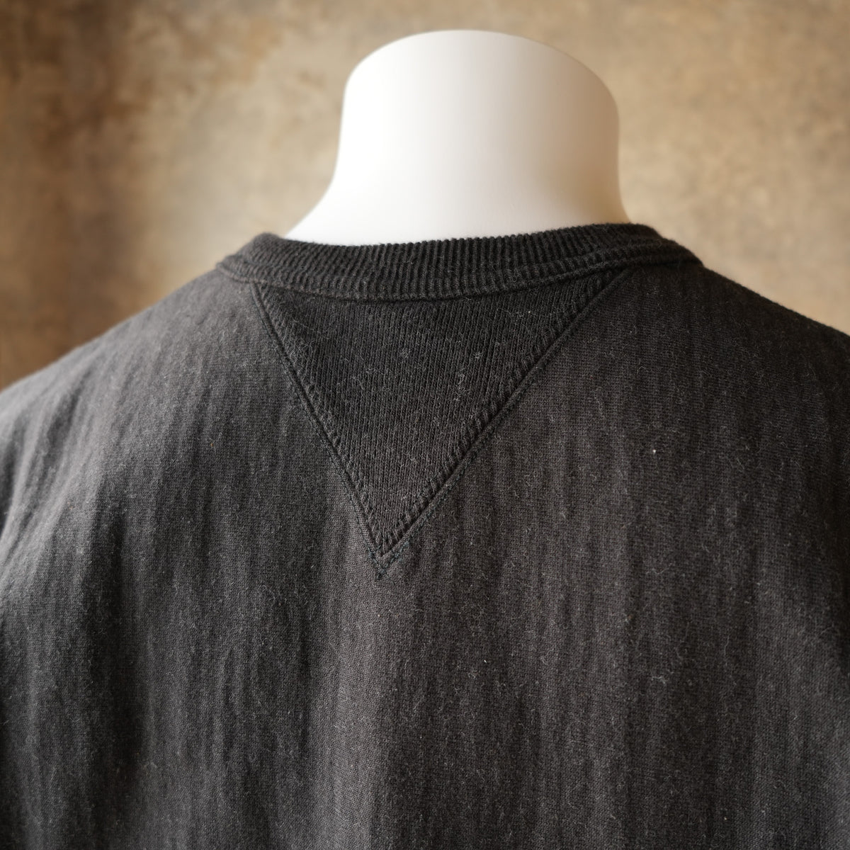 UES_70RW-DU_OM_1_NEW PURCARA Sweatshirt_BLACK