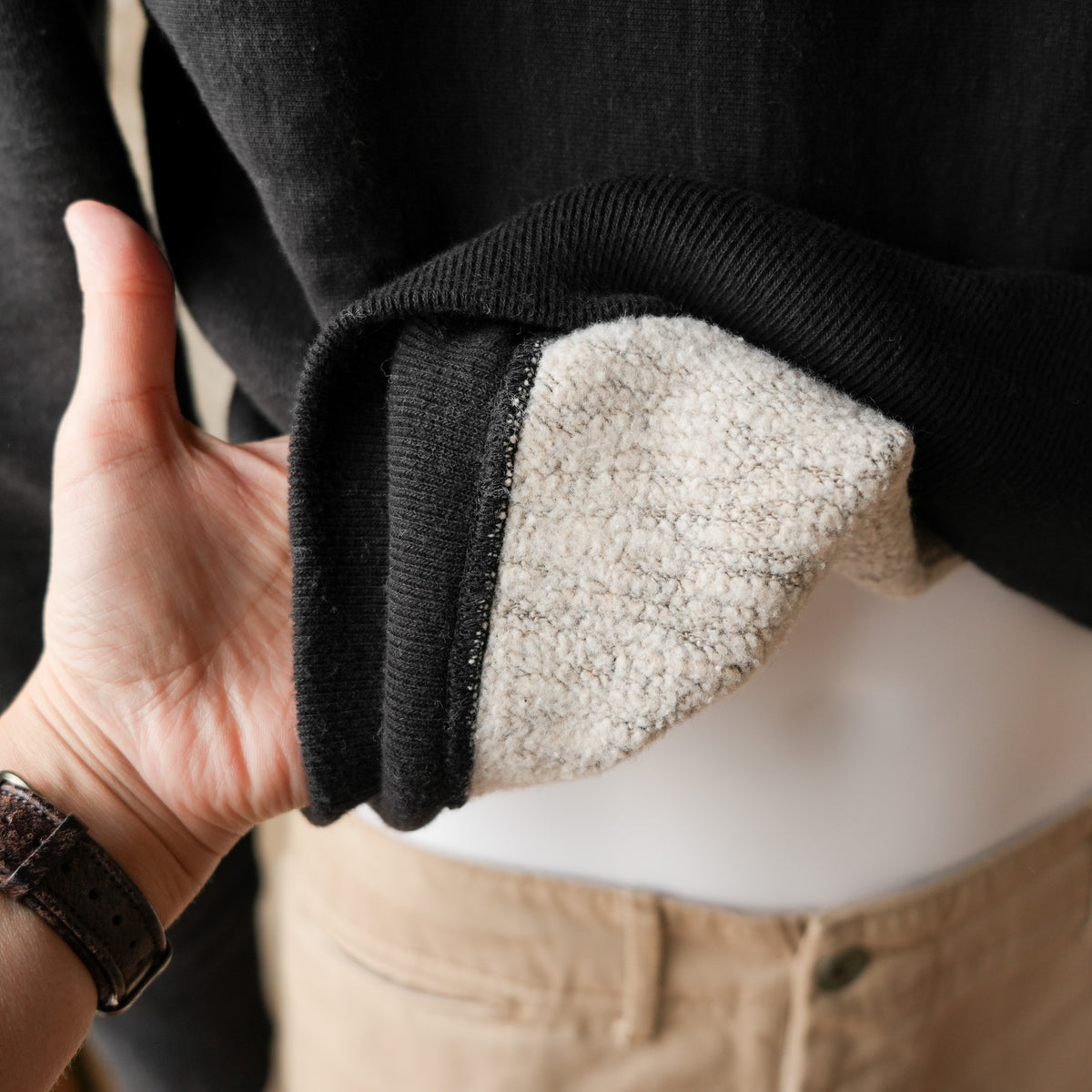 UES_70RW-DU_OM_1_NEW PURCARA Sweatshirt_BLACK