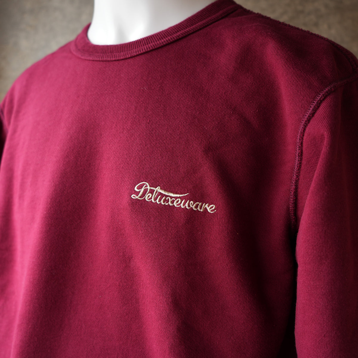 DELUXEWARE_S107-01EMB_LOOP BACK_CRIMSON RED
