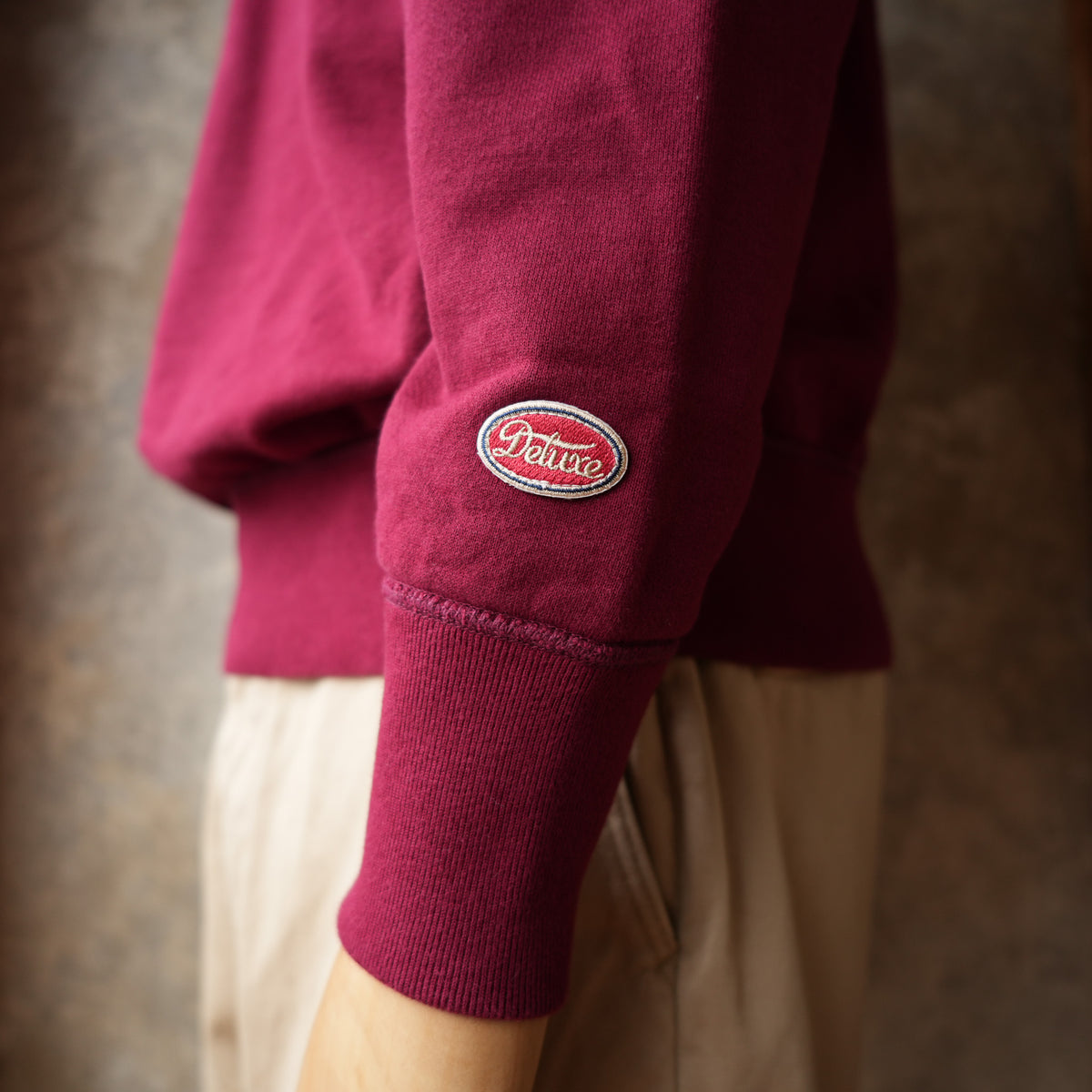 DELUXEWARE_S107-01EMB_LOOP BACK_CRIMSON RED